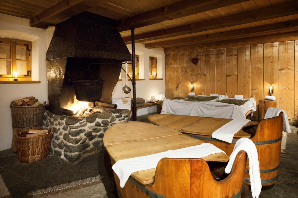 Almdorf Seinerzeit Hotel Wiedweg ภายนอก รูปภาพ