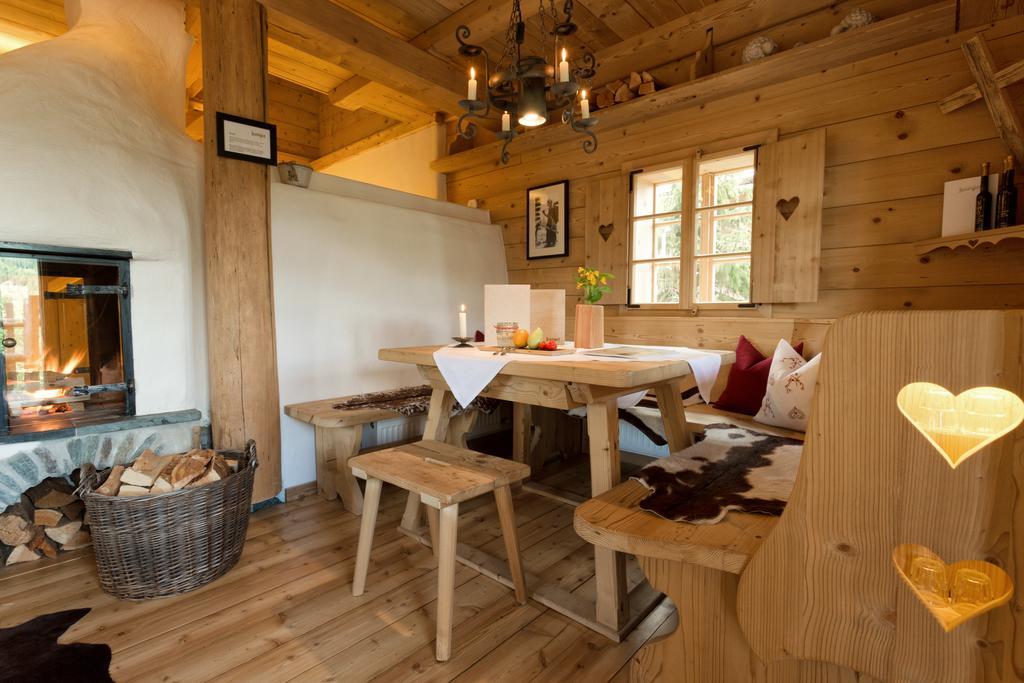 Almdorf Seinerzeit Hotel Wiedweg ภายนอก รูปภาพ