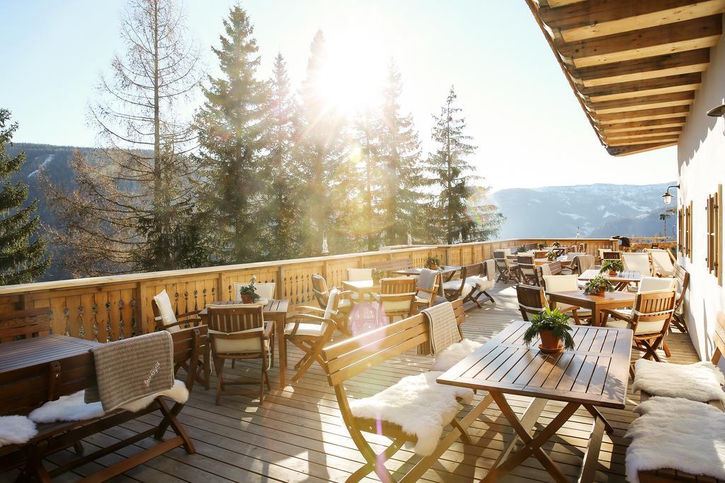 Almdorf Seinerzeit Hotel Wiedweg ภายนอก รูปภาพ