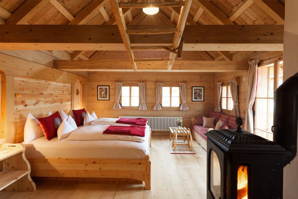Almdorf Seinerzeit Hotel Wiedweg ภายนอก รูปภาพ